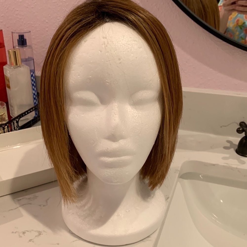 Raquel Welch hand-tied Upstage wig avg. cap size in color Iced pumpkin spice